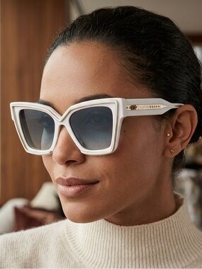 New! Valentino V Grace VLS 126C, White and Gold Women's Sunglasses, Authentic